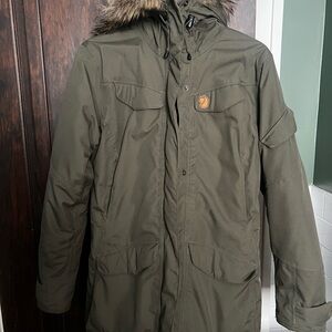 Fjallraven Olive Green Nuuk Parka